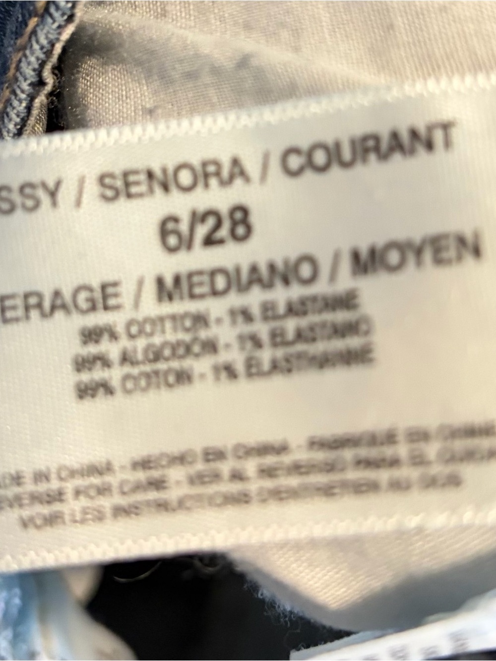 Vintage America Distressed Blue Boyfriend Jeans like new. - Picture 4 of 4